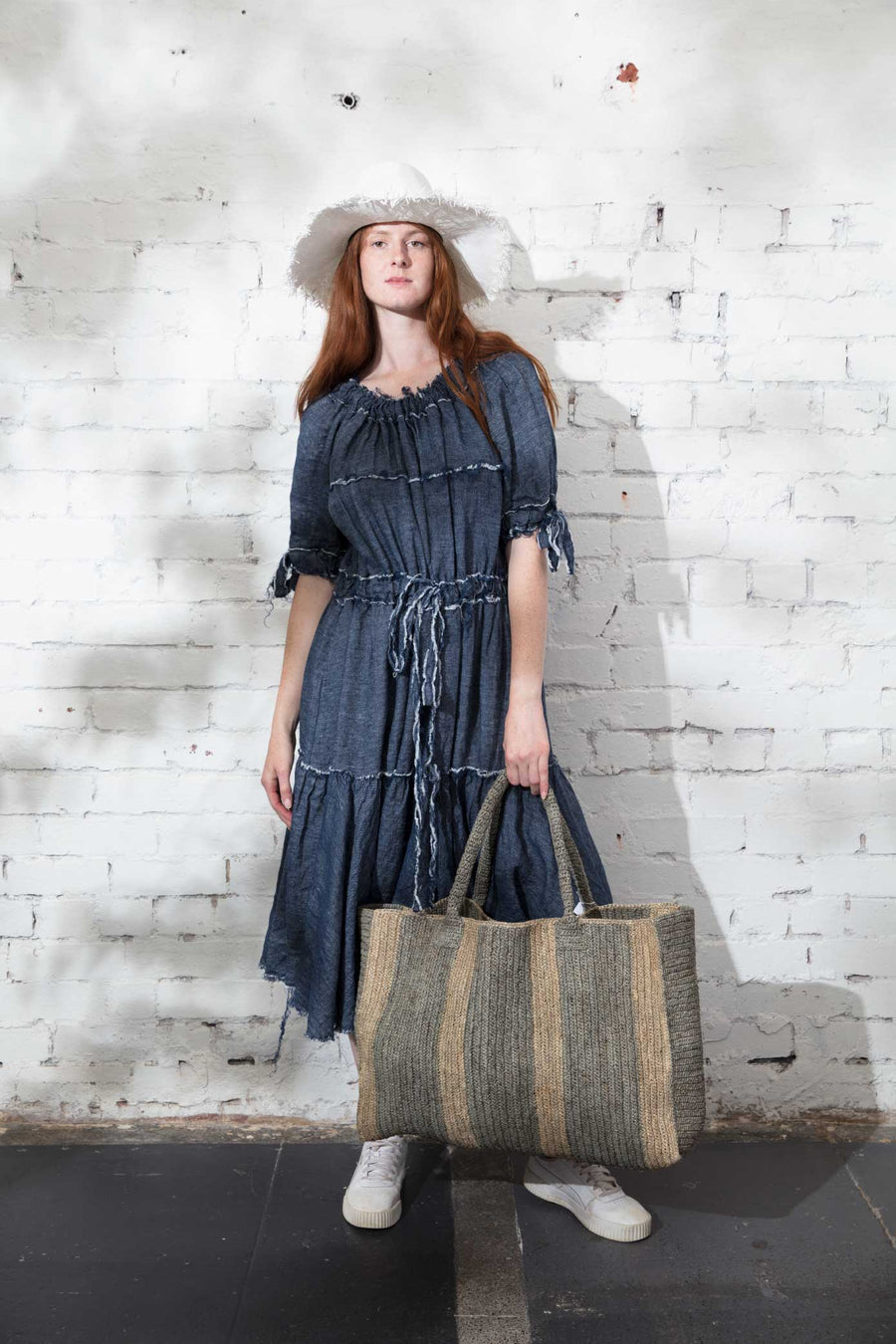 Volant dress with sleeves (Linen) Denim