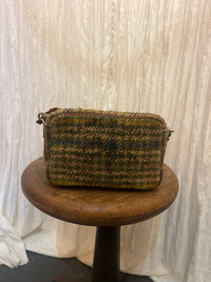 Campomaggi -  Bauletto mini cross body bag in Scottish check fabric in green and burgundy