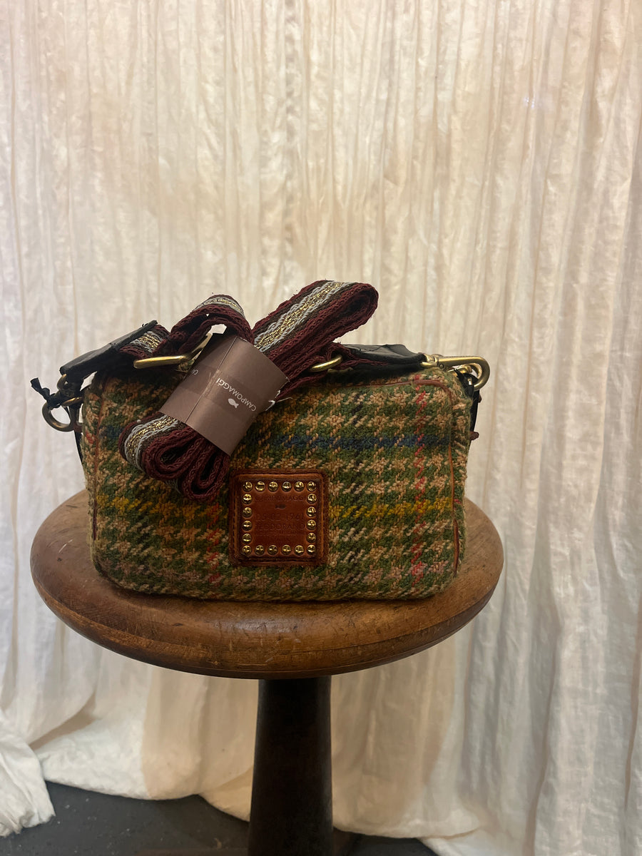 Campomaggi -  Bauletto mini cross body bag in Scottish check fabric in green and burgundy