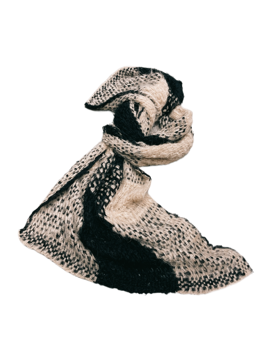 Hand loom Alpaca wrap  Black / Nude