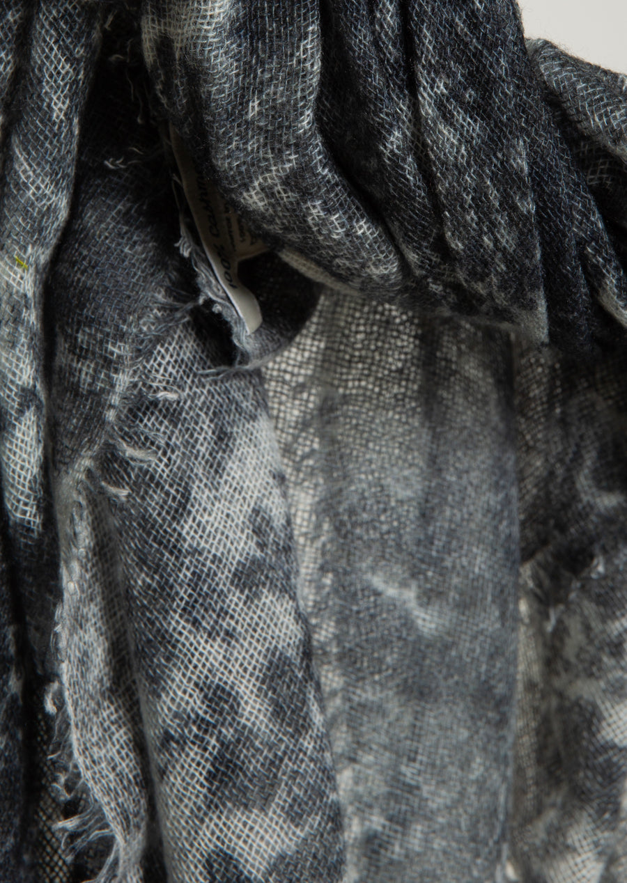 SOHO FLOWER PRINT WOVEN SHAWL (BABY CASHMERE) Black-White