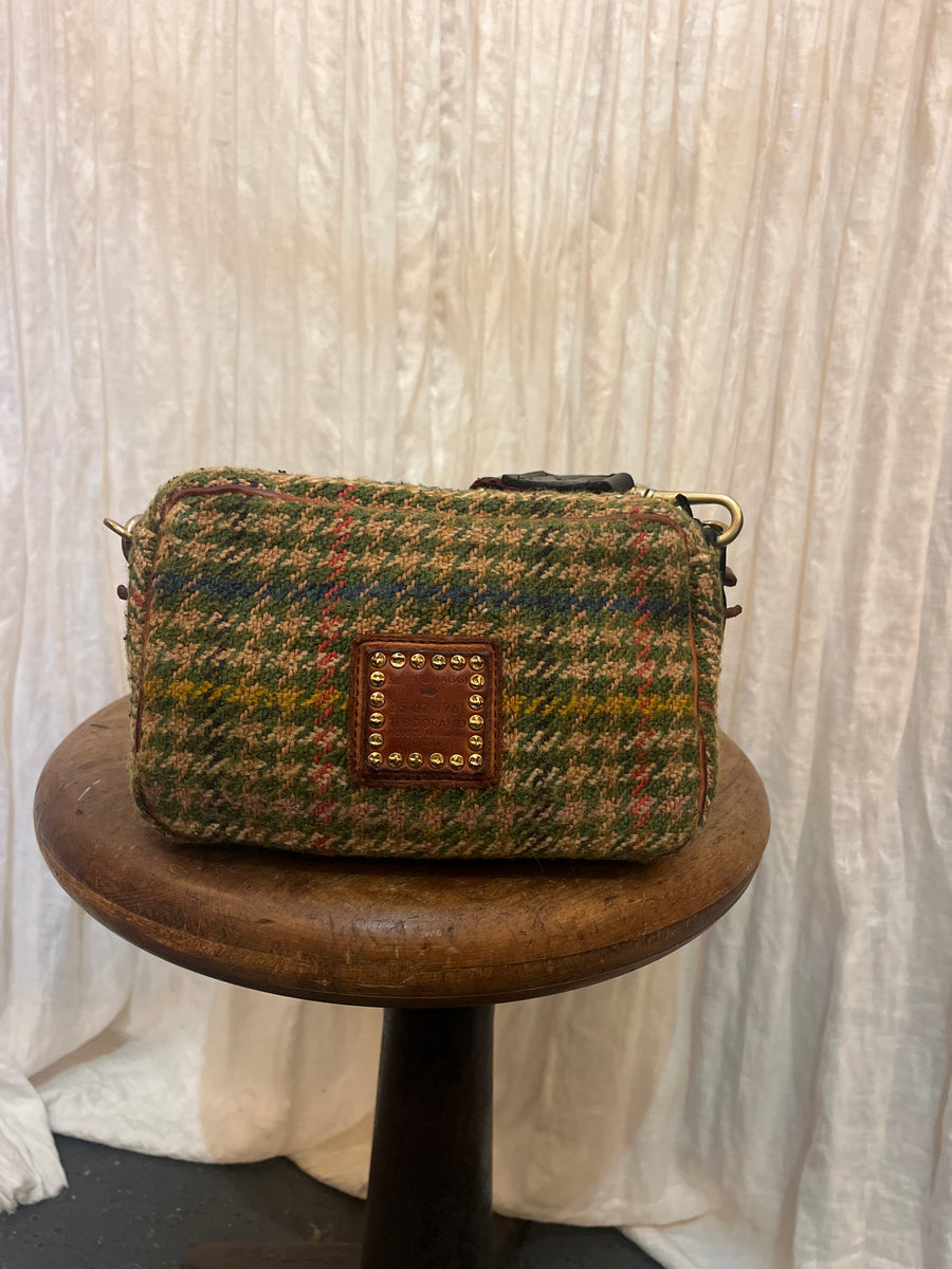 Campomaggi -  Bauletto mini cross body bag in Scottish check fabric in green and burgundy