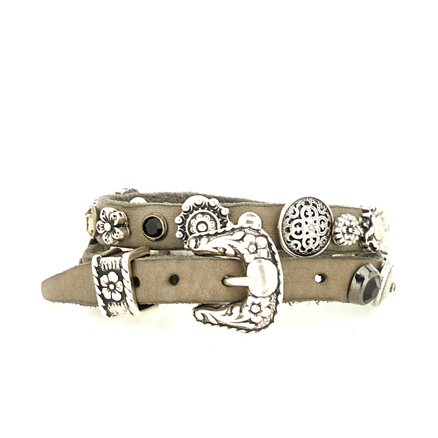 Bracelet garment-dyed cowhide leather with flower studs