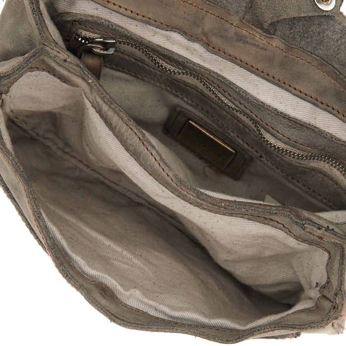 Cefalù Clutch Bag Elga in garment-dyed cowhide leather with studs - cement Grey