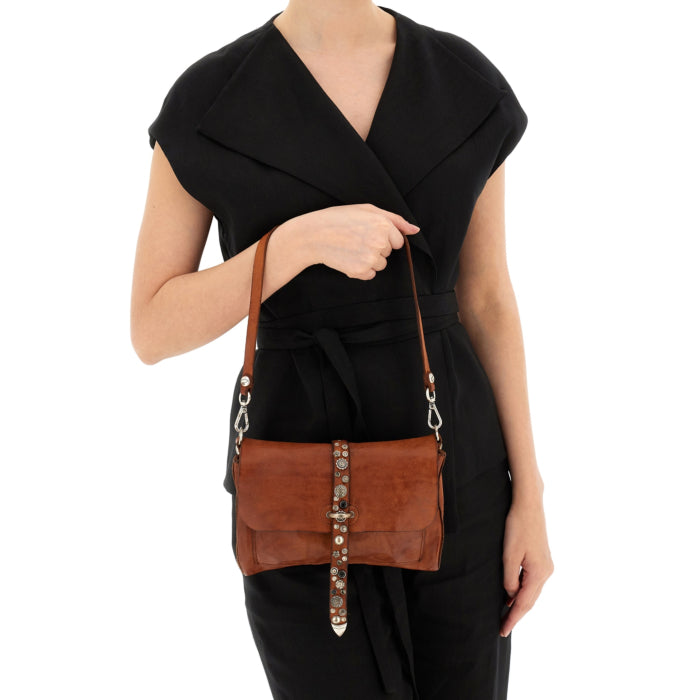 Cefalù Clutch Bag Elga in garment-dyed cowhide leather with studs - Cognac