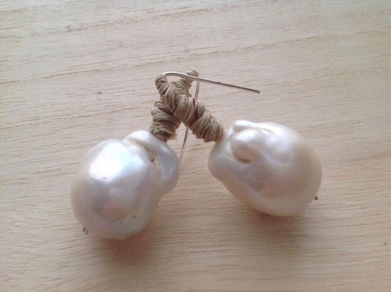 Mela single drop pearl earrings - White pearl