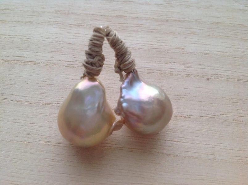 Mela single drop pearl earrings - White pearl