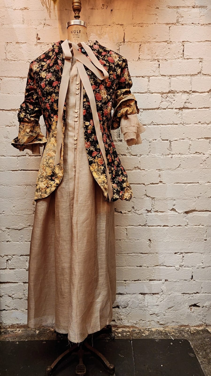 Long line Tux jacket - Floral, acid washed