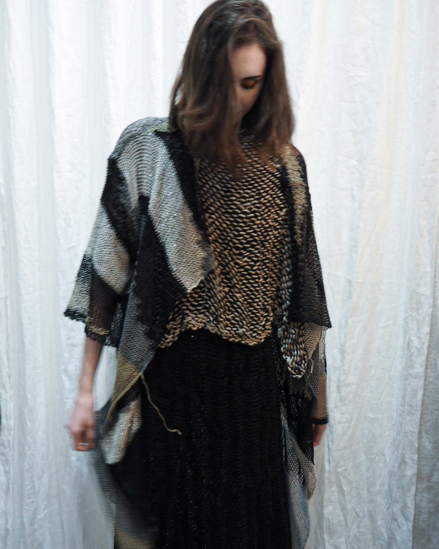 amano natural/black linen crop top