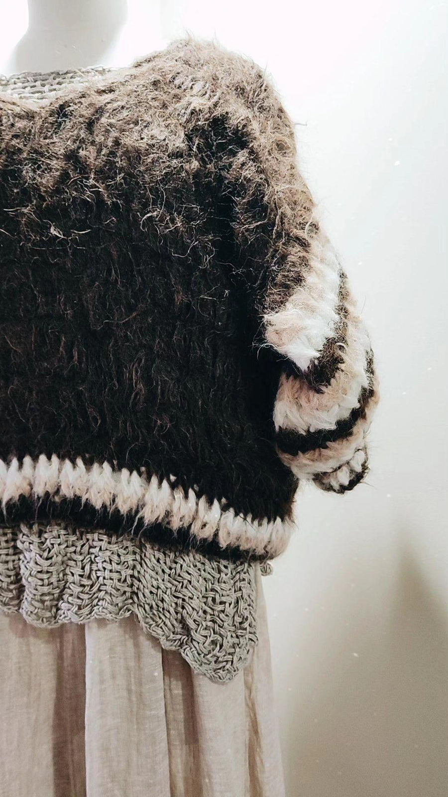 Hand-crochet alpaca Balloon sleeve sweater