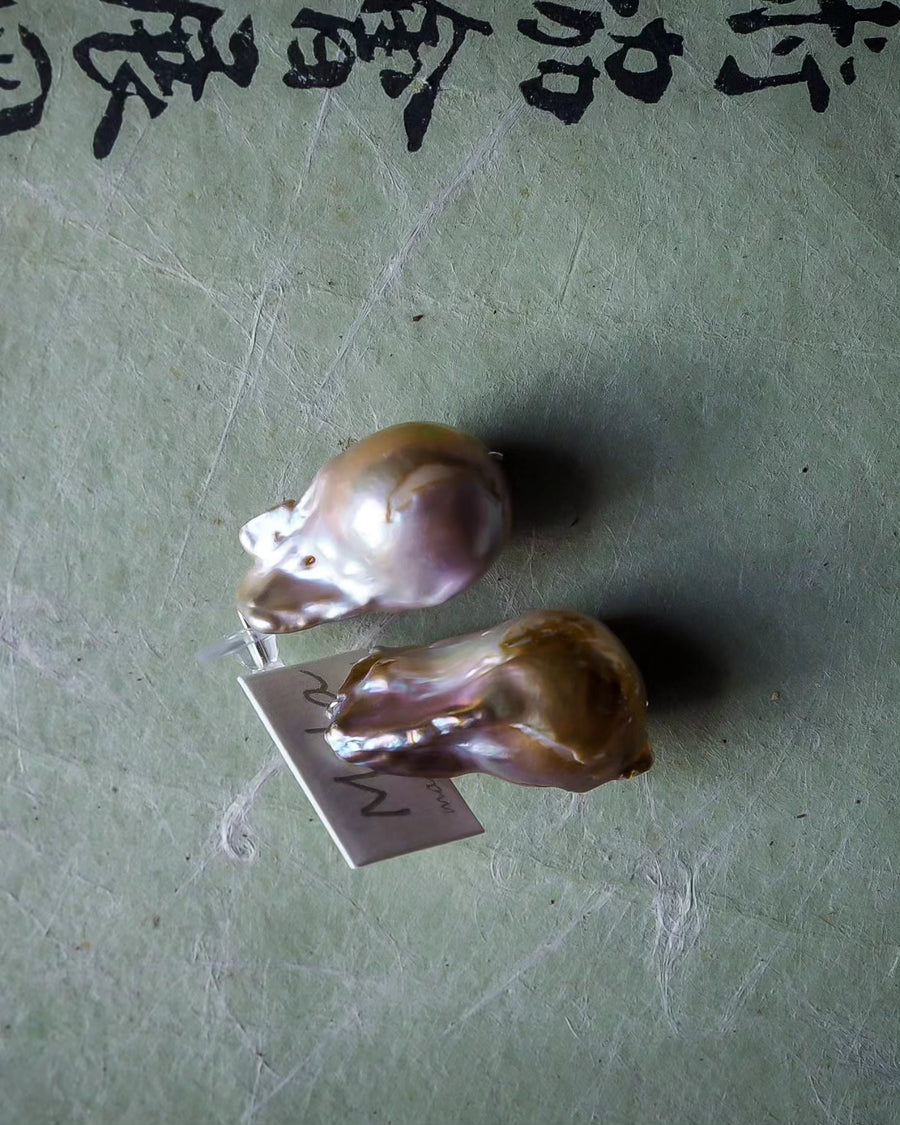 Mela baroque pearl studs