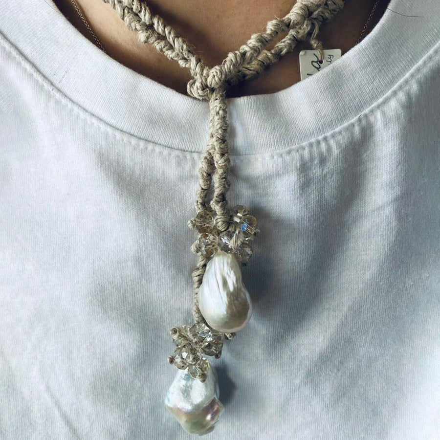 Mela lariat with drop Pearl + smoky crystal - Bronze