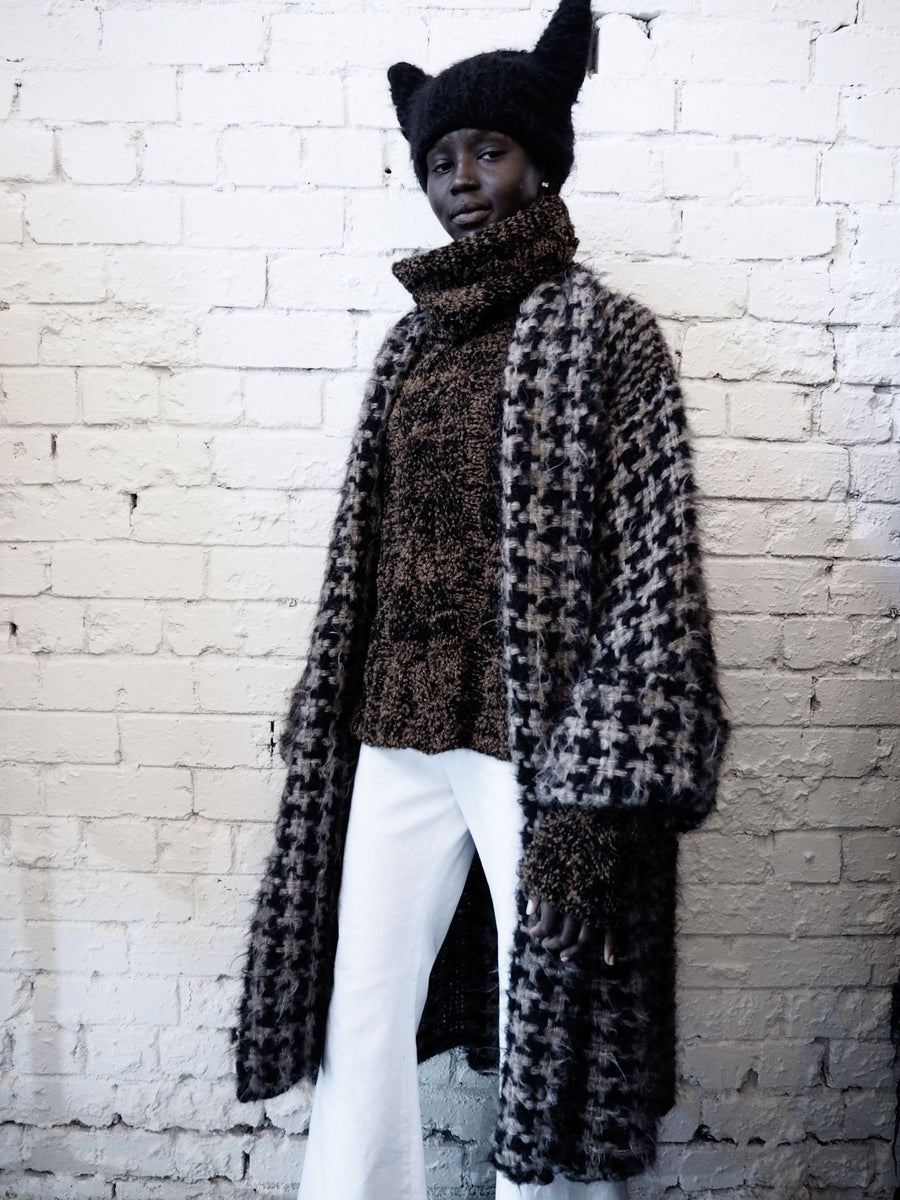 Handloom Maxi coat in micro houndstooth weave - silver/blk
