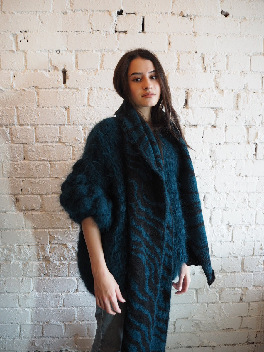 Hand Crochet Bluson With Pompom Sleeves (Alpaca) - Navy