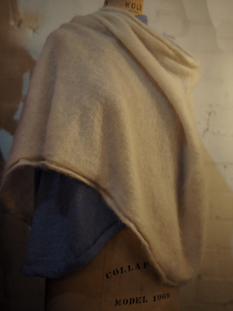 Light Weight Luxe Capelet / Shrug (Suri Alpaca)
