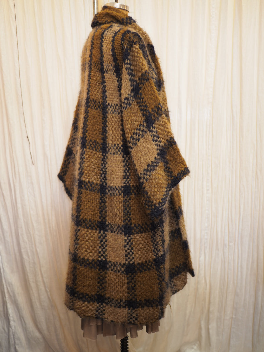 Hand loom Maxi coat in plaid check weave (alpaca)