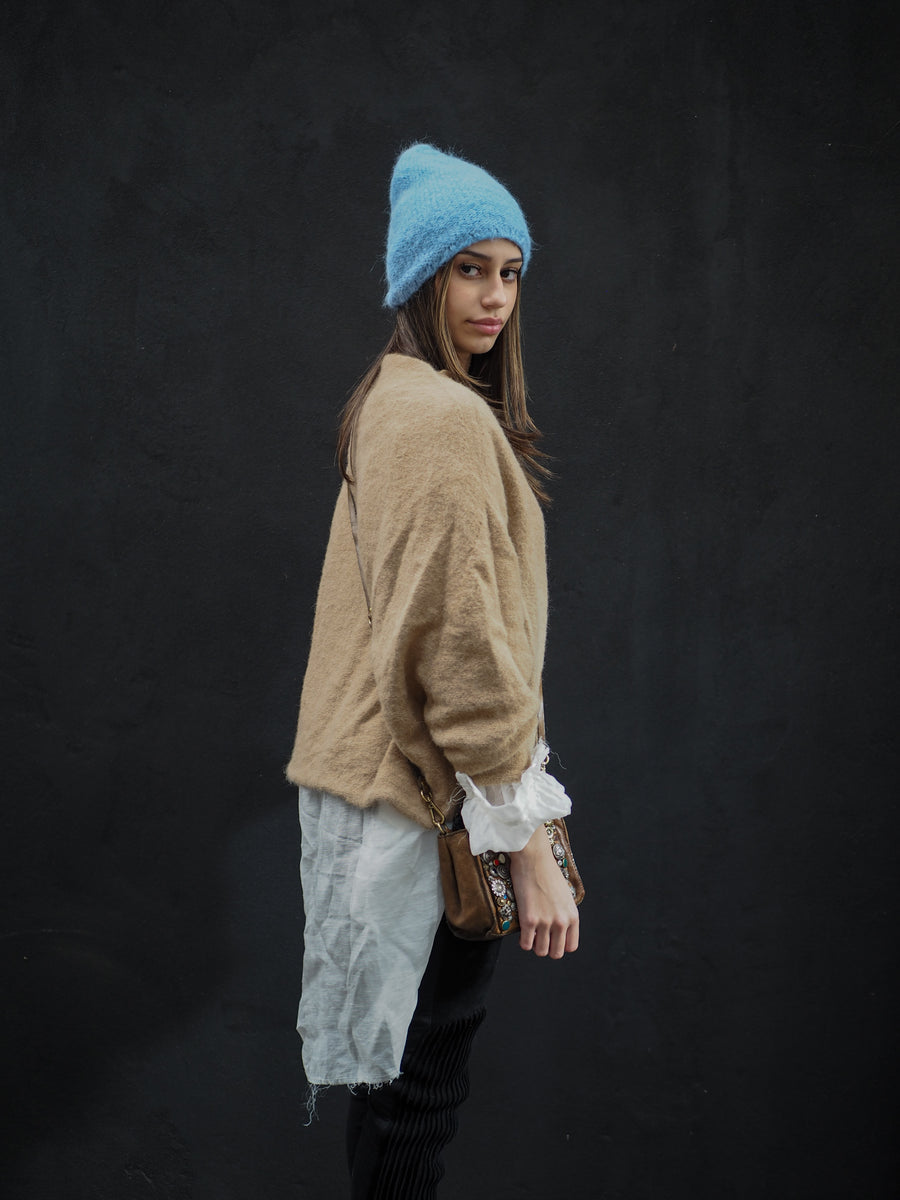 Light Weight V-Neck Sweater (Alpaca) - Oat