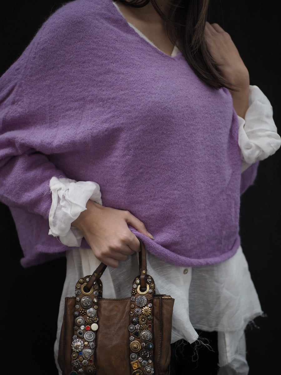 Luxe Light Weight V-Neck Sweater (Alpaca) - Lilac