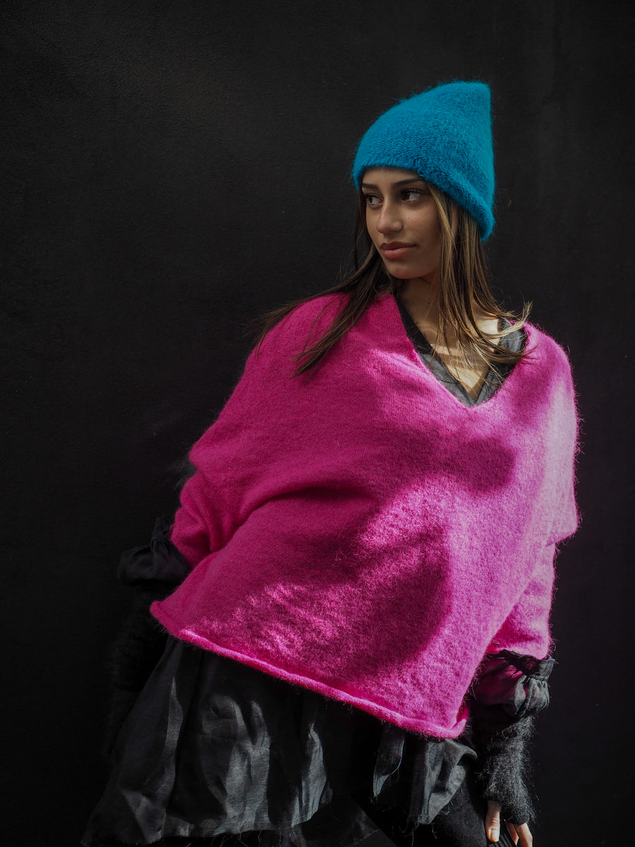 Light Weight V-Neck Sweater (Alpaca) - Candy Pink