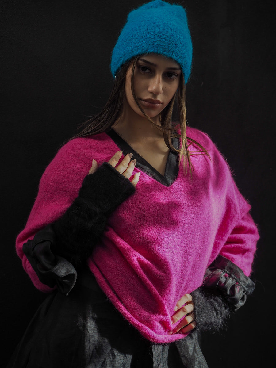 Light Weight V-Neck Sweater (Alpaca) - Candy Pink