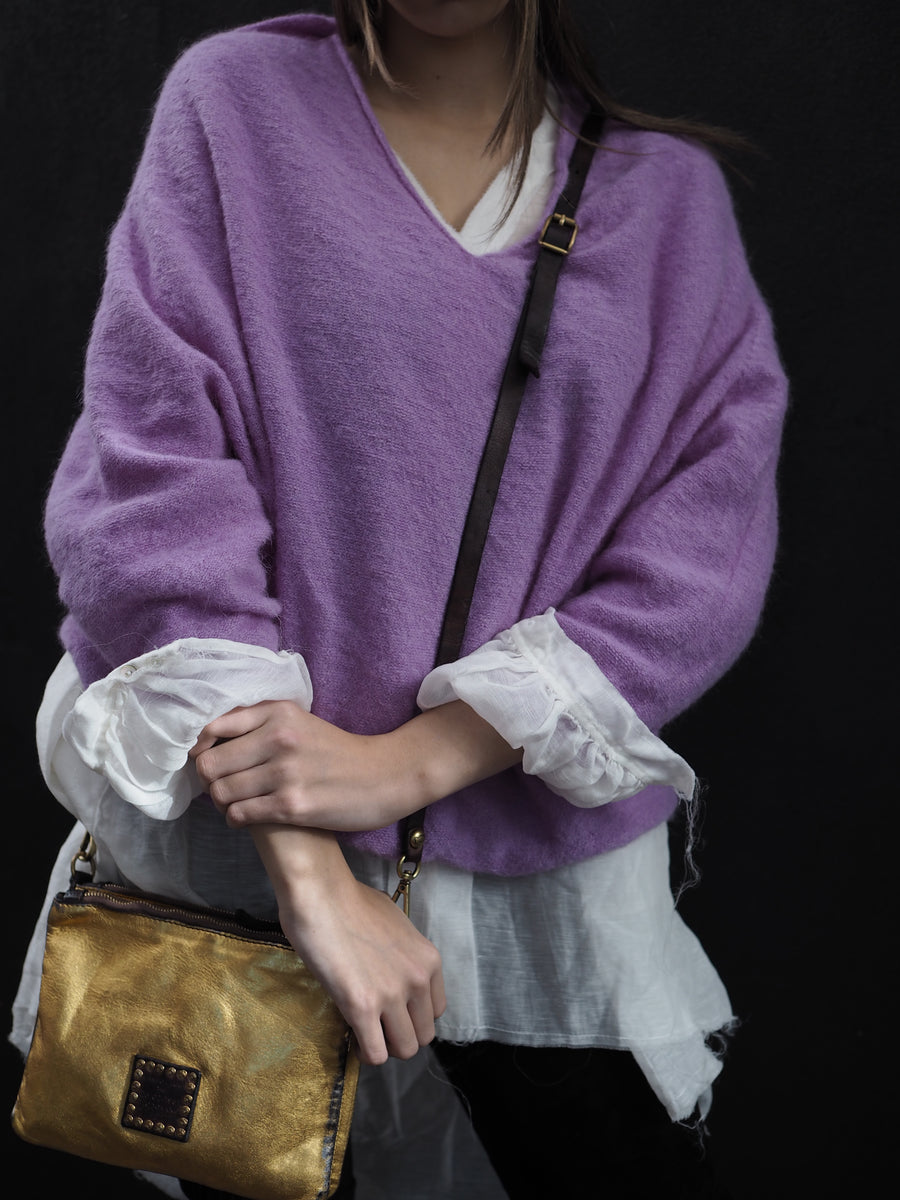 Luxe Light Weight V-Neck Sweater (Alpaca) - Lilac