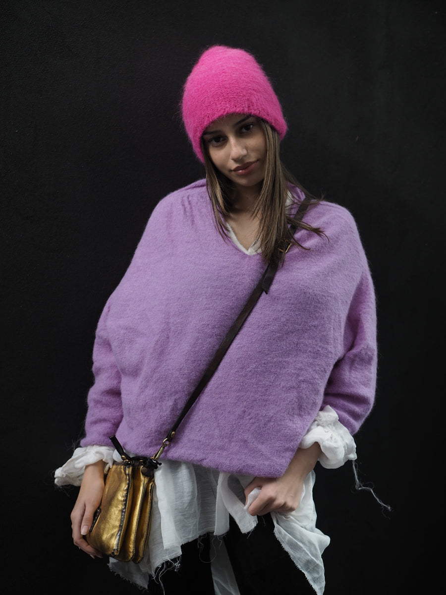 Luxe Light Weight V-Neck Sweater (Alpaca) - Lilac