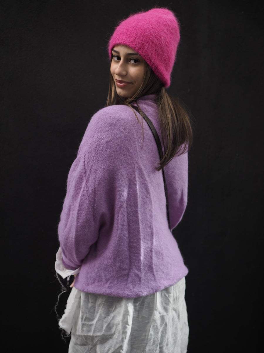 Luxe Light Weight V-Neck Sweater (Alpaca) - Lilac