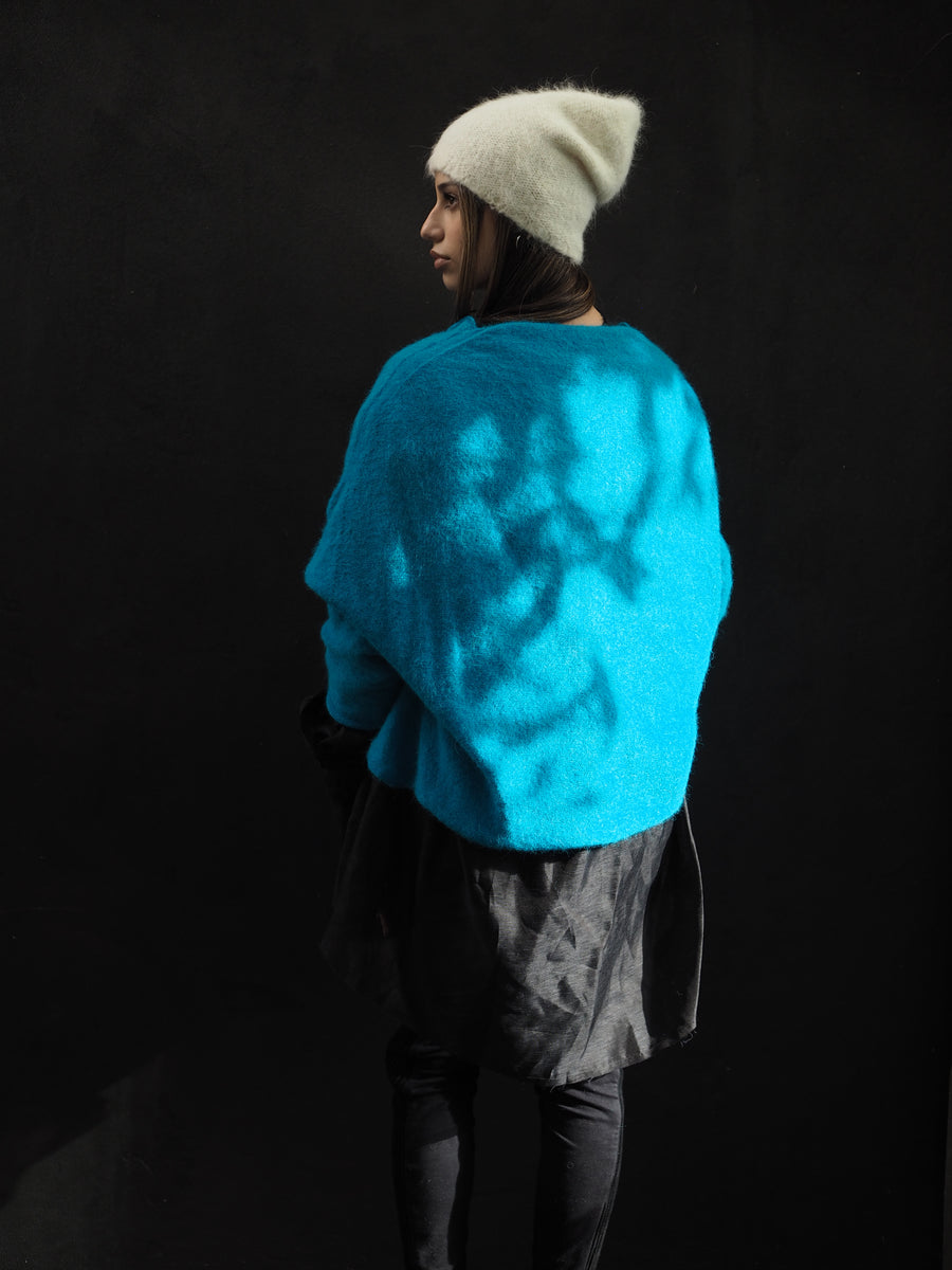 Luxe Light Weight V-Neck Sweater (Alpaca) - Cerulean Blue