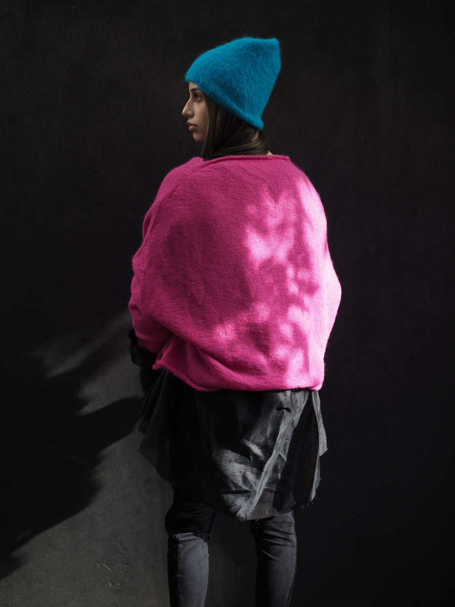 Light Weight V-Neck Sweater (Alpaca) - Candy Pink