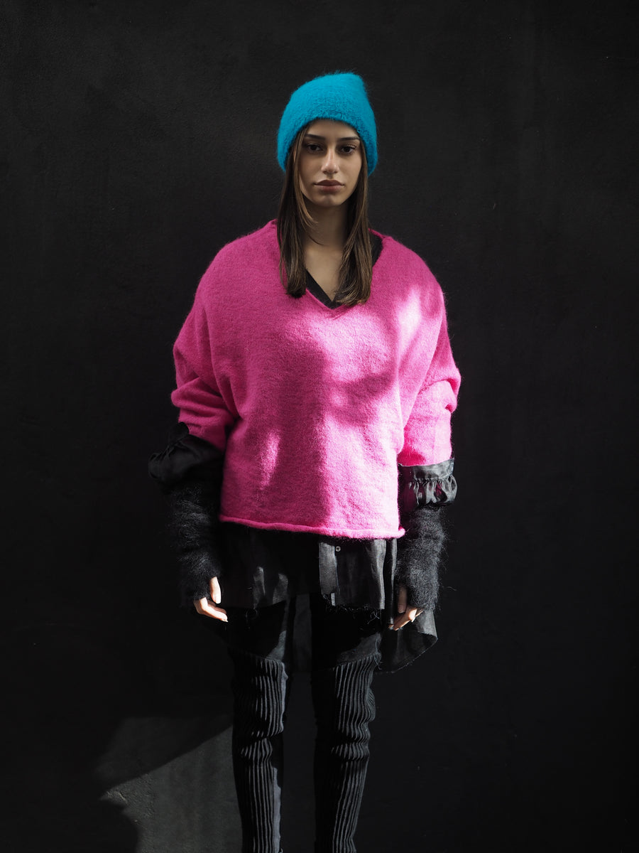 Light Weight V-Neck Sweater (Alpaca) - Candy Pink