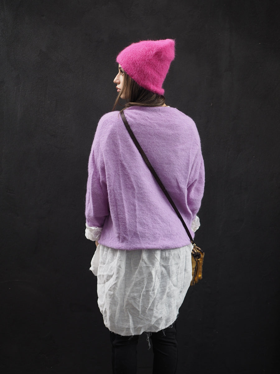 Luxe Light Weight V-Neck Sweater (Alpaca) - Lilac