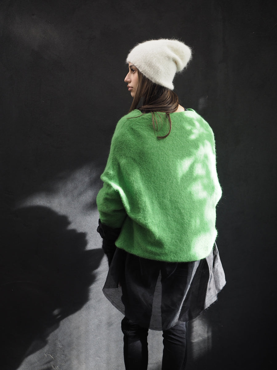 Light Weight V-Neck Sweater (Alpaca) - Green