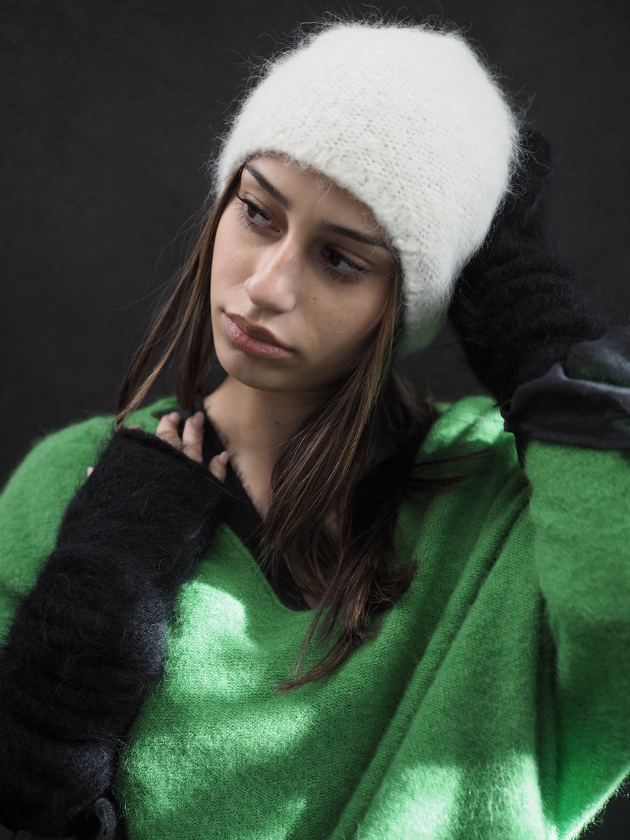 Luxe Knitted Beanie (Suri Alpaca) Snow