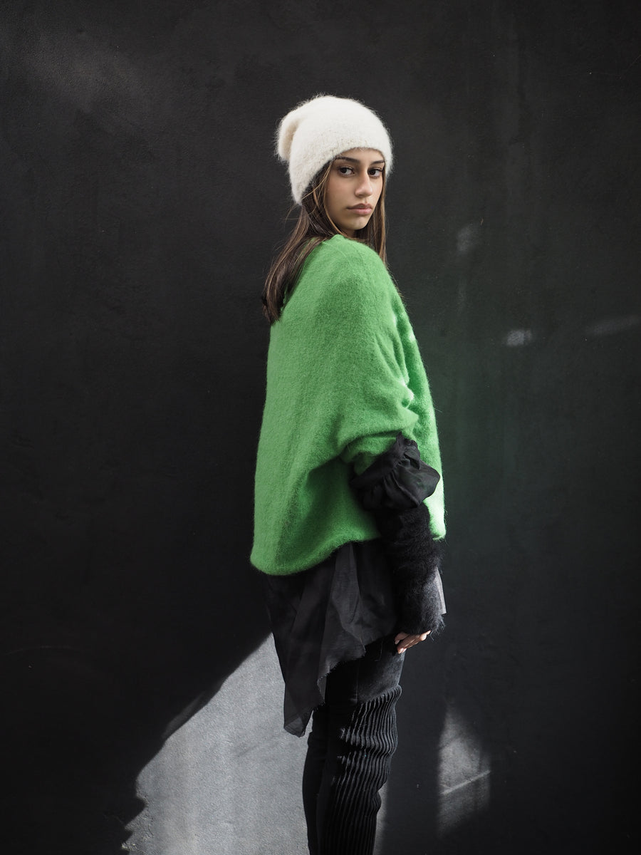 Light Weight V-Neck Sweater (Alpaca) - Green