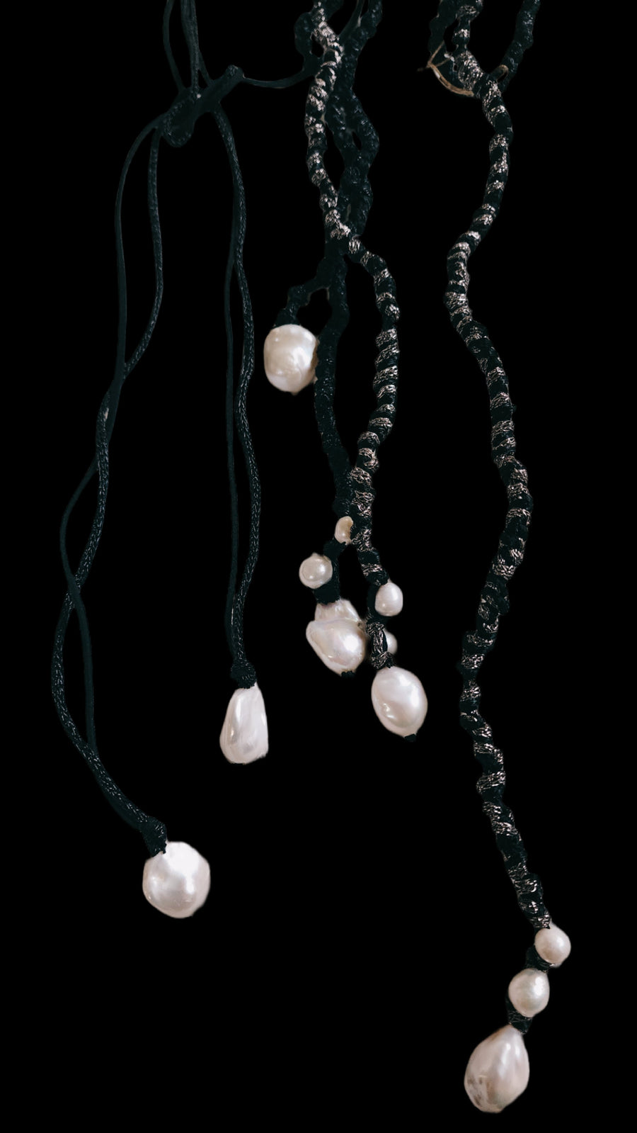 Mela lariat with drop Pearls - Natural