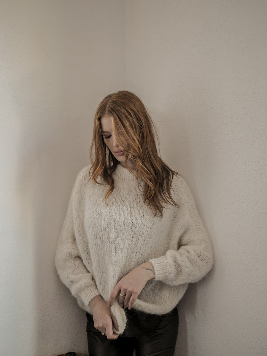 Hand-Knit Crew Neck Sweater Alpaca - Purple