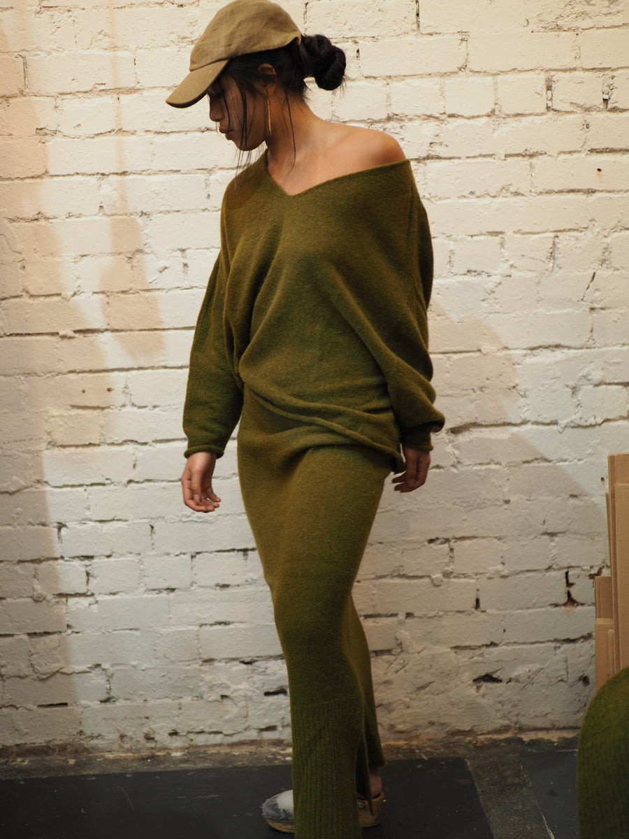 Light weight pencil skirt (Baby alpaca) - Moss green