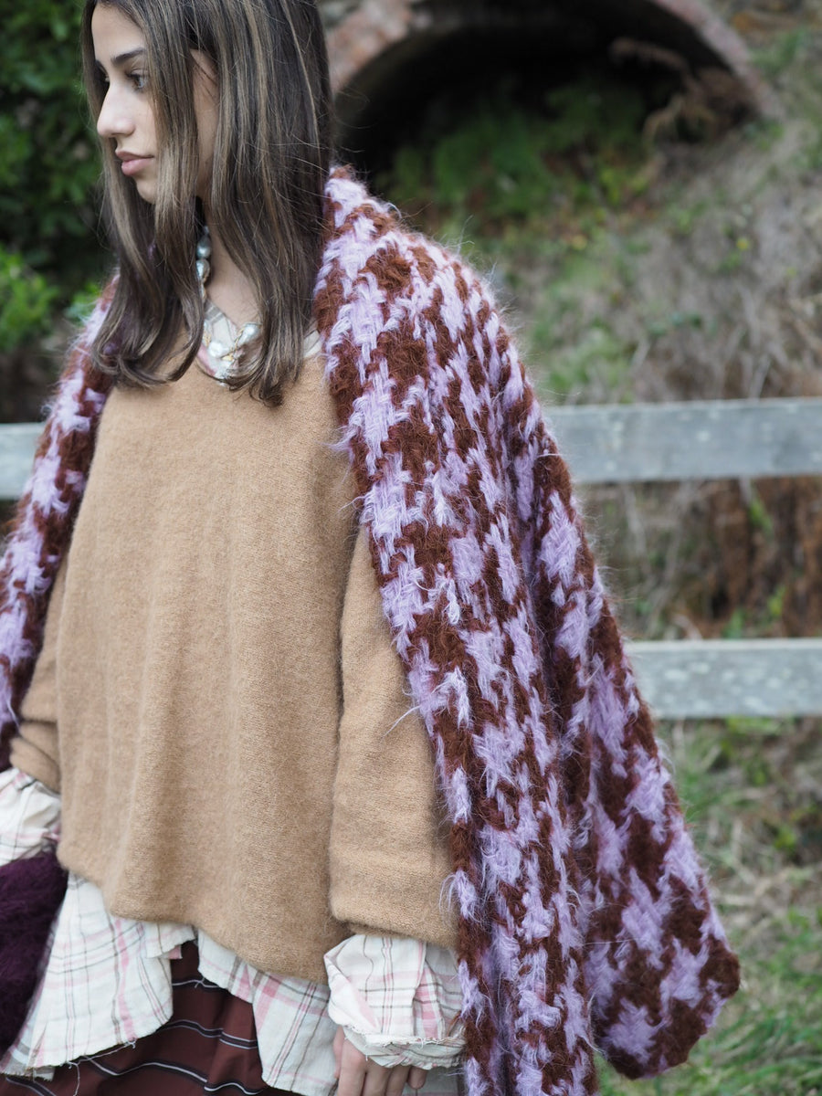Luxe Light Weight V-Neck Sweater (Alpaca) - Camel