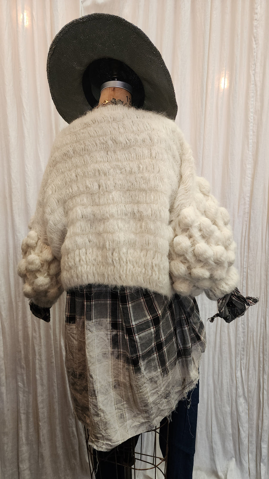 Hand-crochet pom-pom cardigan (Alpaca)