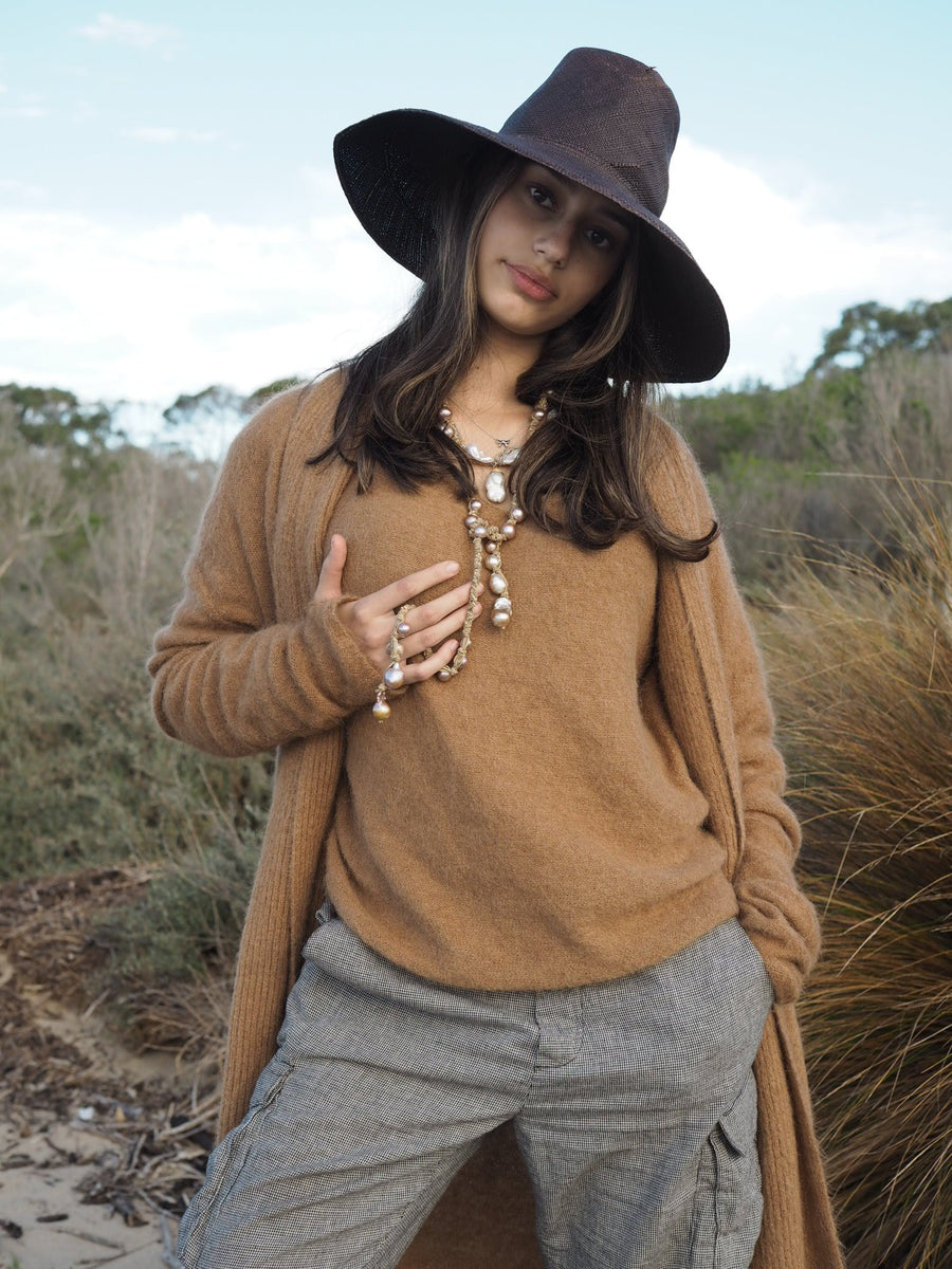 Luxe Light Weight V-Neck Sweater (Alpaca) - Camel