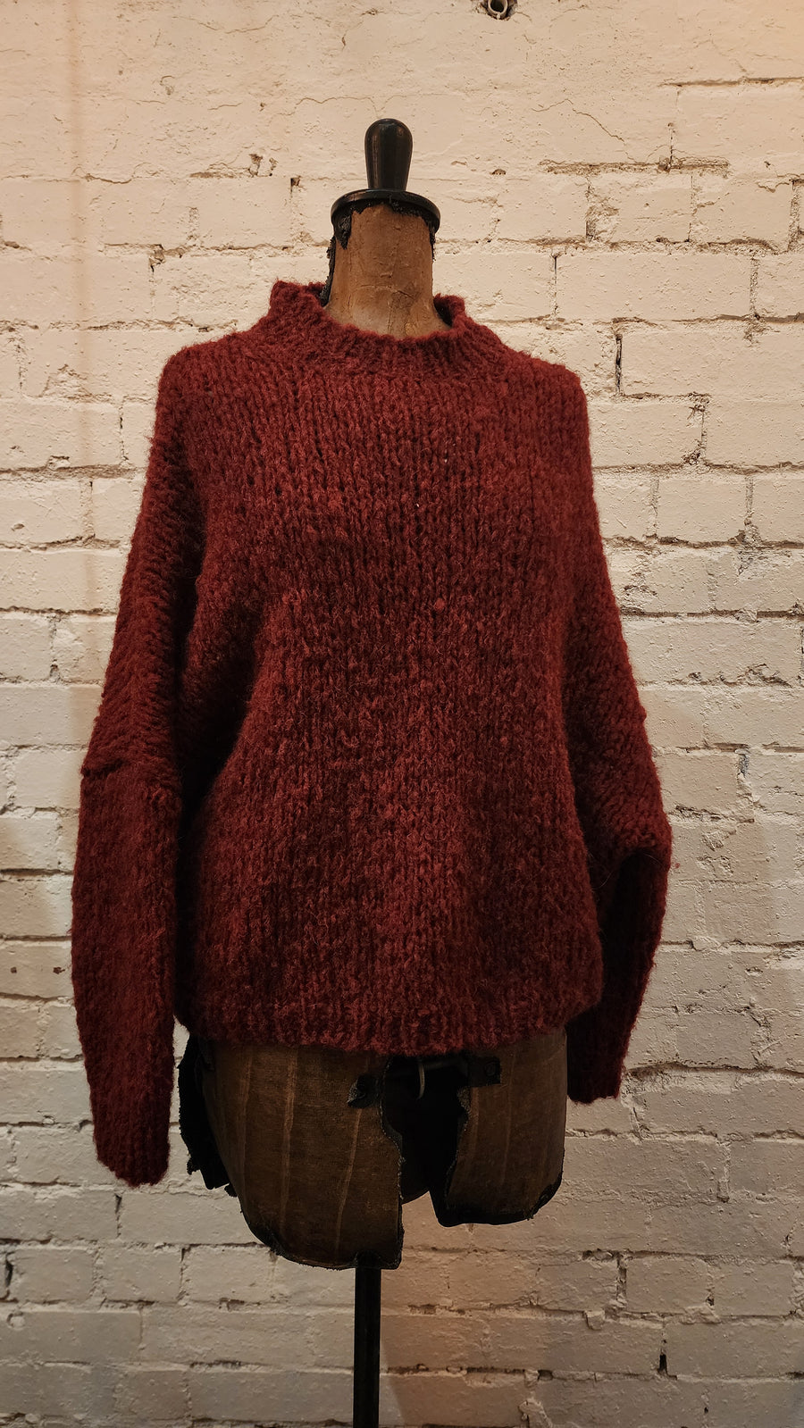 Hand-knit crew neck sweater alpaca - Brick