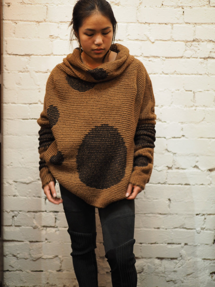 Over Size Spot Sweater (Alpaca) - Camel / Pink