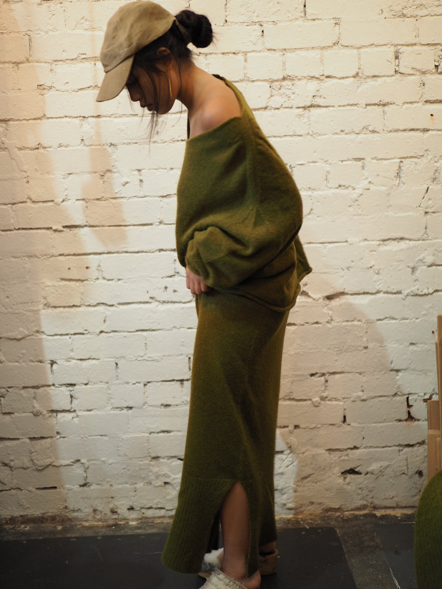 Light weight pencil skirt (Baby alpaca) - Moss green