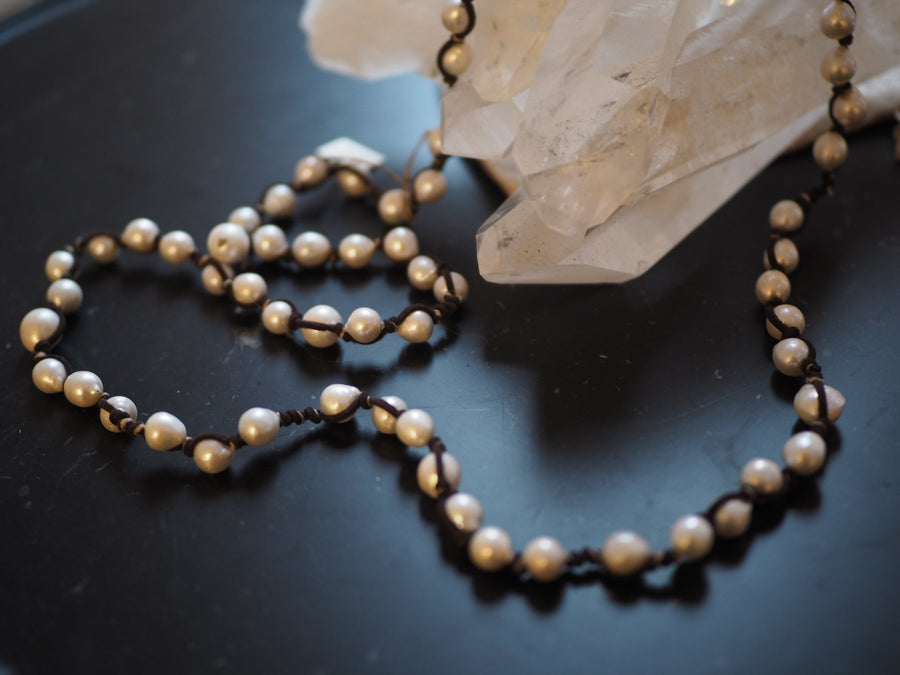Tahitian Pearls Necklace (Leather)- Ivory