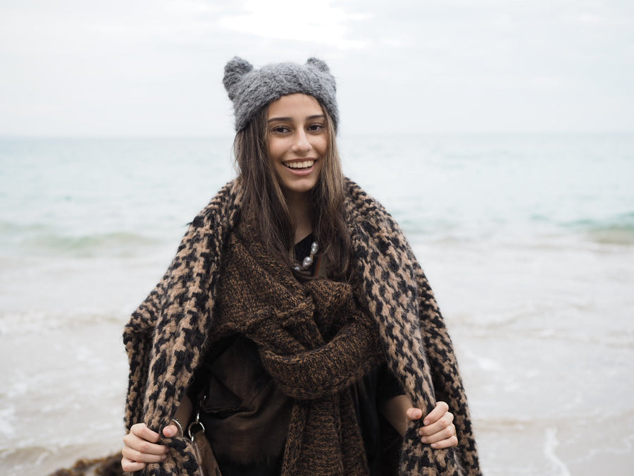 Hand-Loom Maxi Coat In Baby Houndstooth (Alpaca) Camel-Black