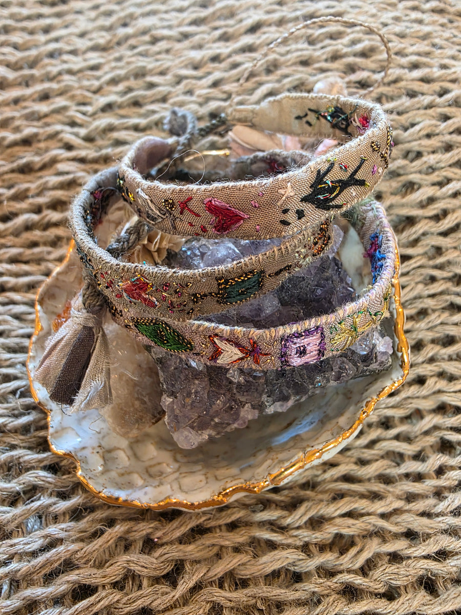 Antonia Rossi Embroidered Silk Bracelet - taupes