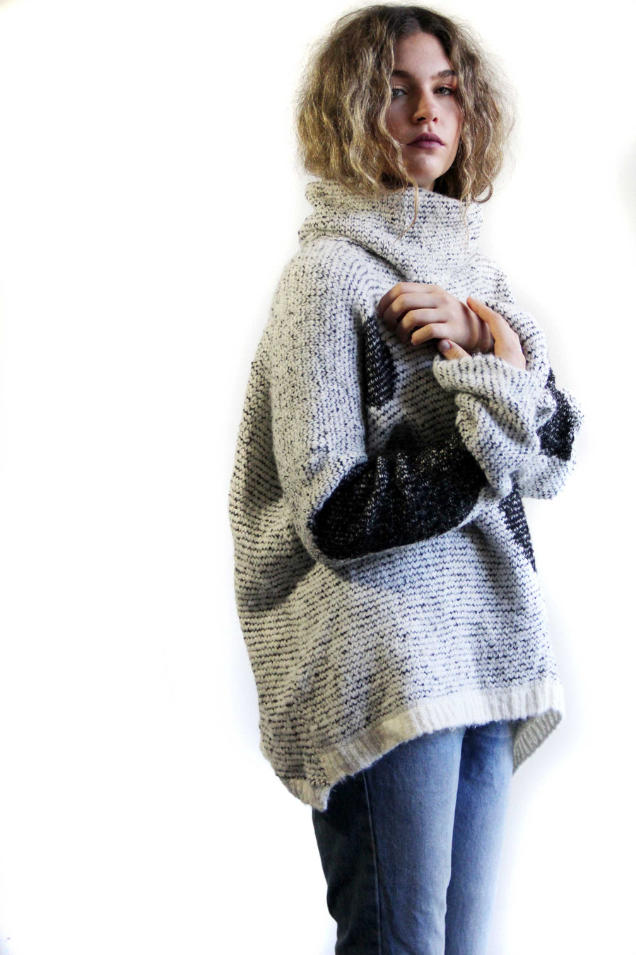 Oversize Alpaca Spot Sweater-White/Black Spot
