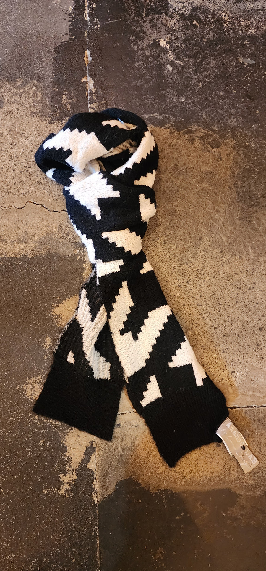 Houndstooth Jacquard Scarf (Alpaca) Black-Ivory