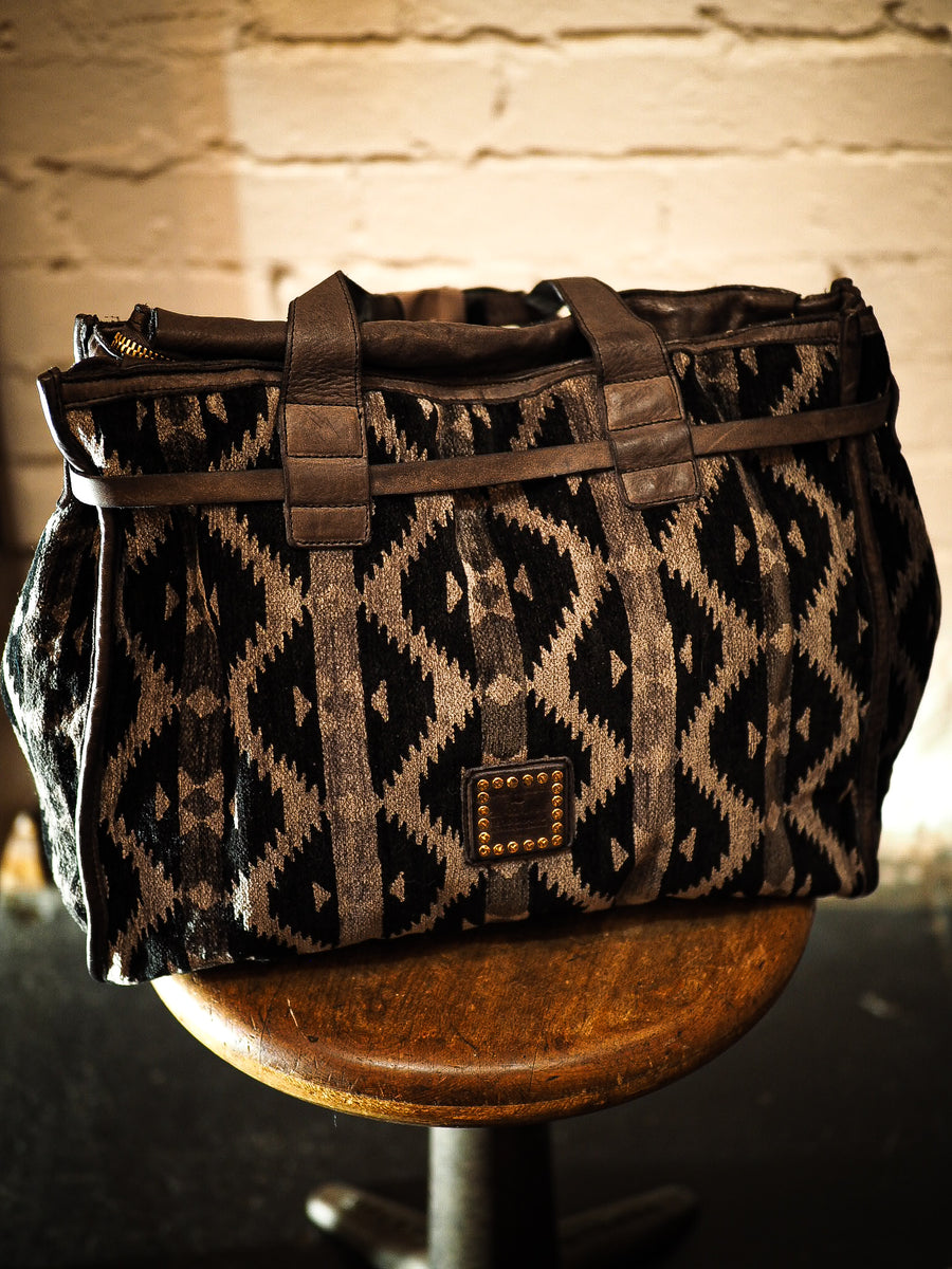 Teresa Shopping Bag in Patricia kilim velvet fabric and garment-dyed cowhide leather - Grey