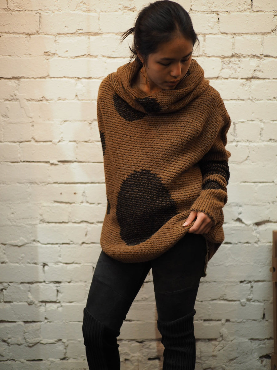 Over Size Spot Sweater (Alpaca) - Camel / Pink